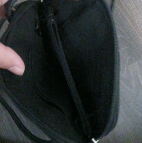 Fossil Pebbled Leather Crossbody Purse Small Black Handbag - Picture 4 of 6